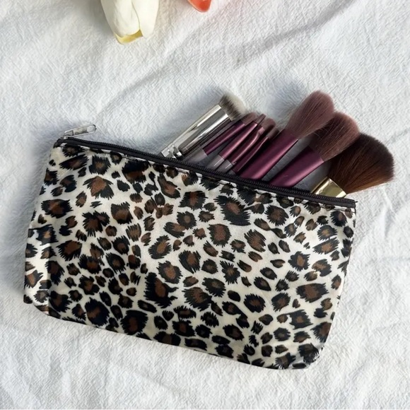 Leopard Cosmetic Bag - Picture 1 of 5